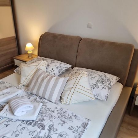 Apartments Manuel Banjol Екстер'єр фото