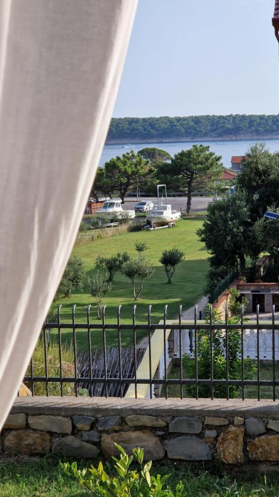 Apartments Manuel Banjol Екстер'єр фото