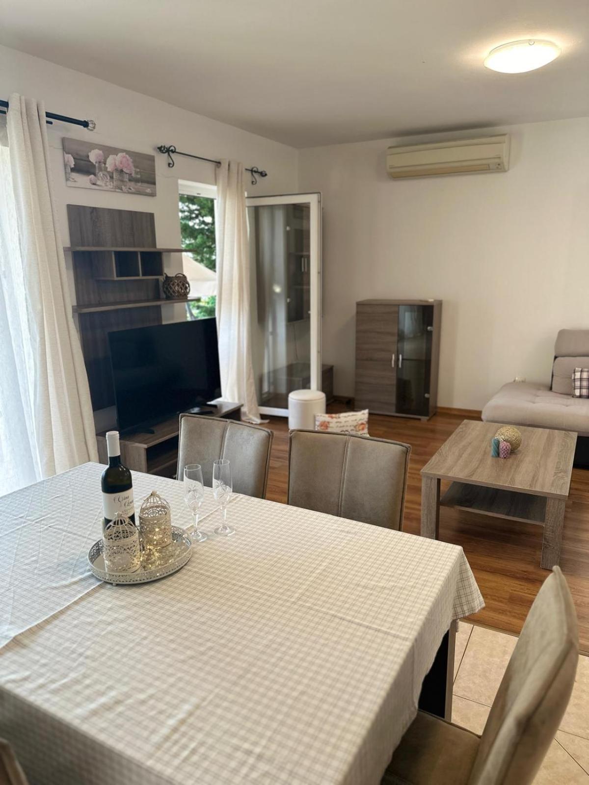 Apartments Manuel Banjol Екстер'єр фото