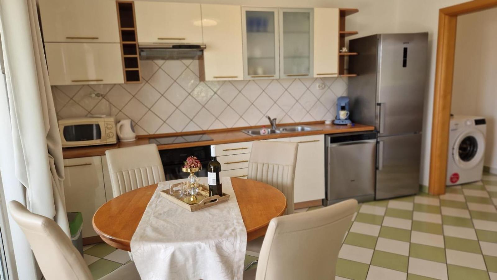 Apartments Manuel Banjol Екстер'єр фото