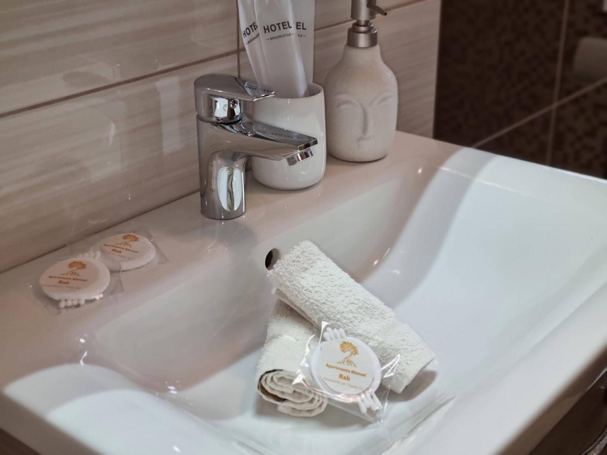 Apartments Manuel Banjol Екстер'єр фото